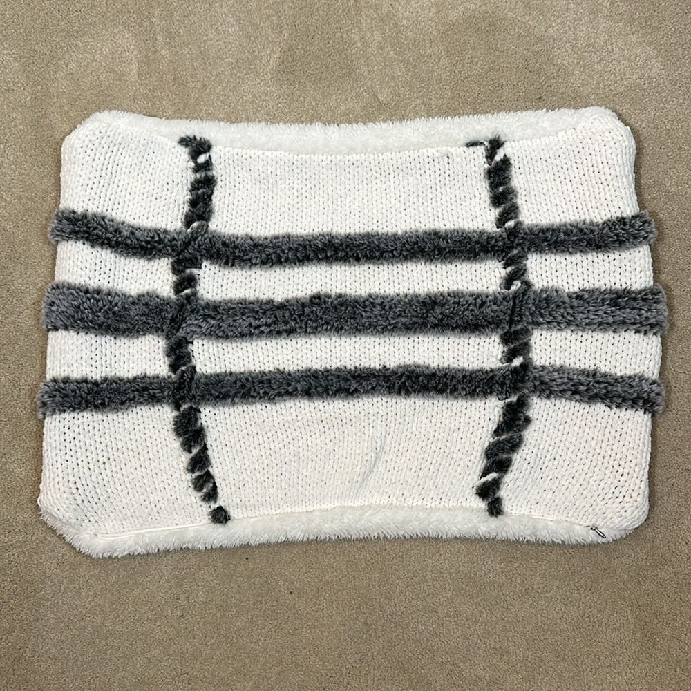 Ugg White Gray Standard Pillowcase Knit Fuzzy Soft